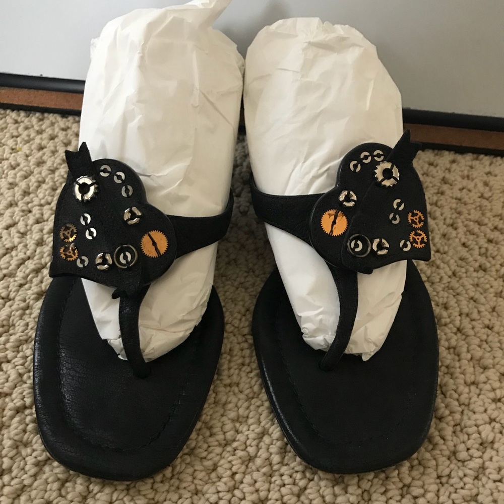 💯 Authentic Prada Size: 37